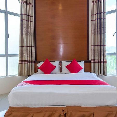 Oyo 776 Fame Hotel Seremban Extérieur photo