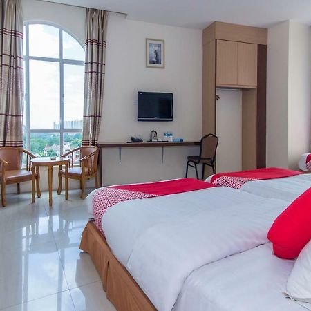 Oyo 776 Fame Hotel Seremban Extérieur photo