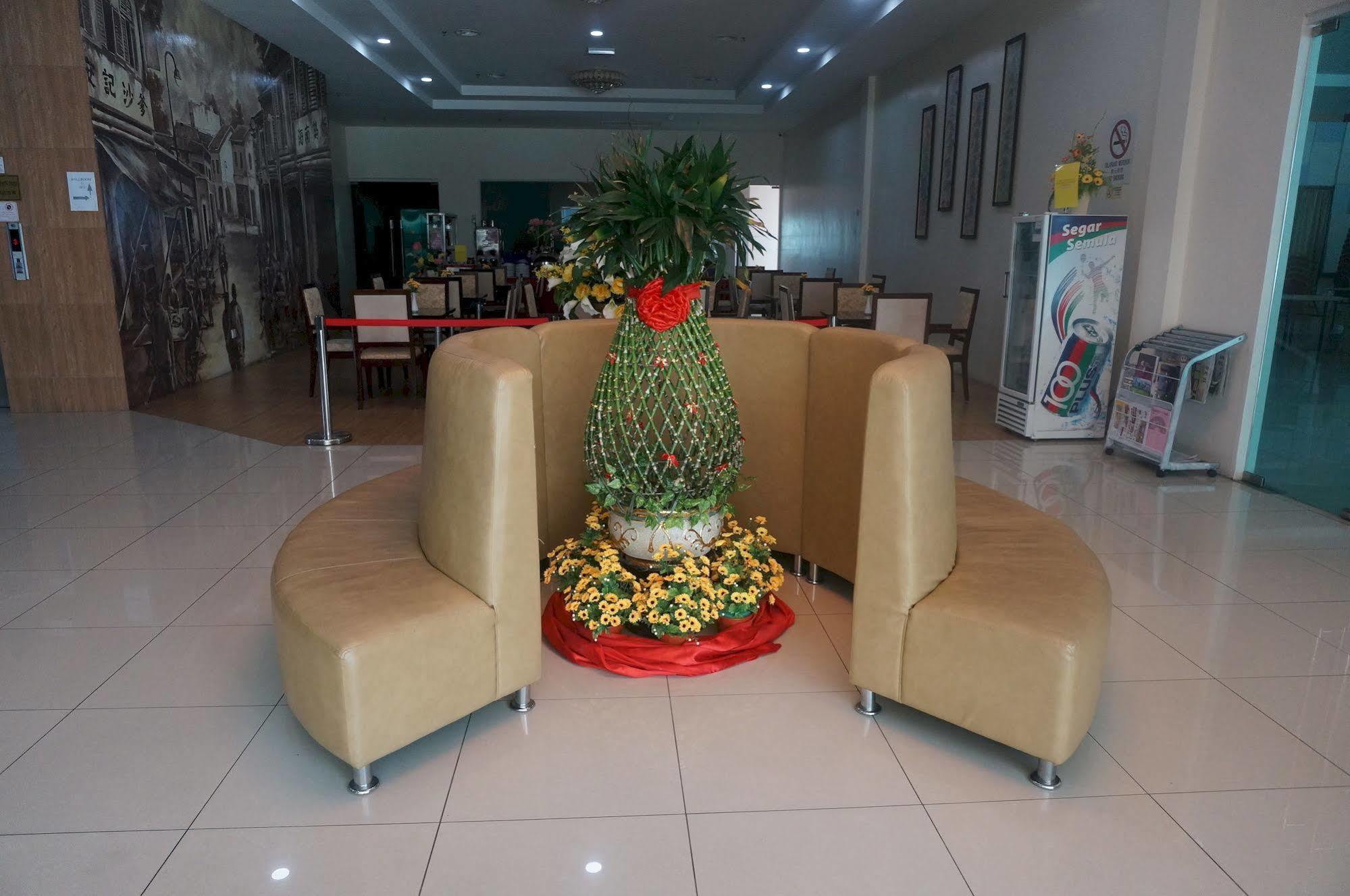Oyo 776 Fame Hotel Seremban Extérieur photo