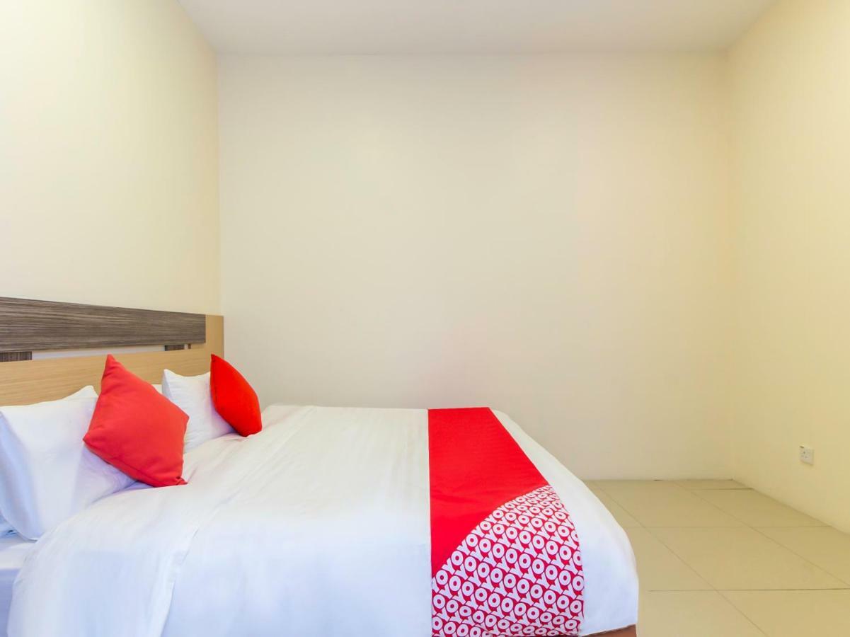 Oyo 776 Fame Hotel Seremban Extérieur photo
