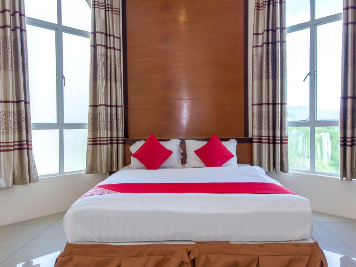 Oyo 776 Fame Hotel Seremban Extérieur photo