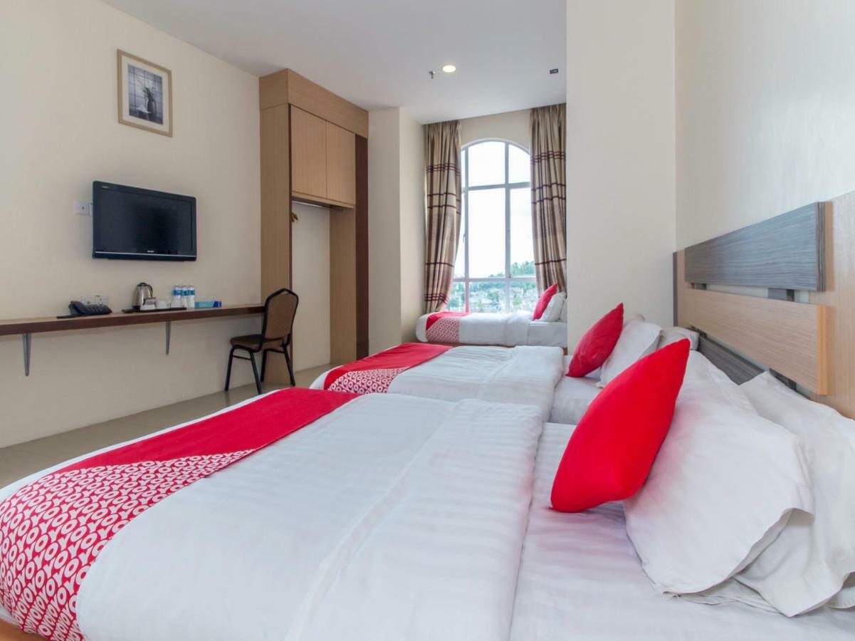 Oyo 776 Fame Hotel Seremban Extérieur photo
