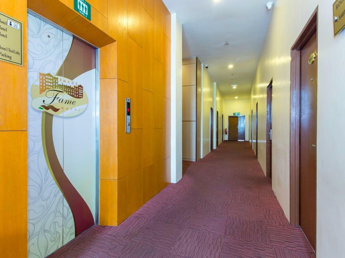 Oyo 776 Fame Hotel Seremban Extérieur photo