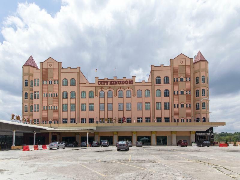 Oyo 776 Fame Hotel Seremban Extérieur photo