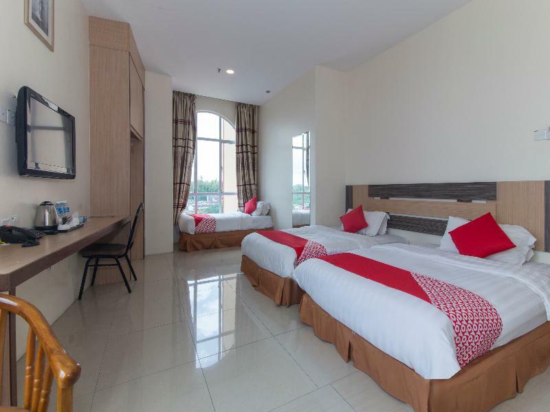 Oyo 776 Fame Hotel Seremban Extérieur photo